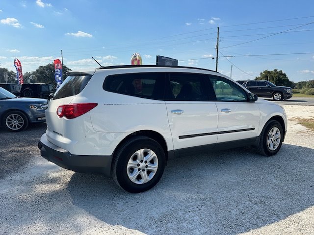 2012 Chevrolet Traverse LS photo 3