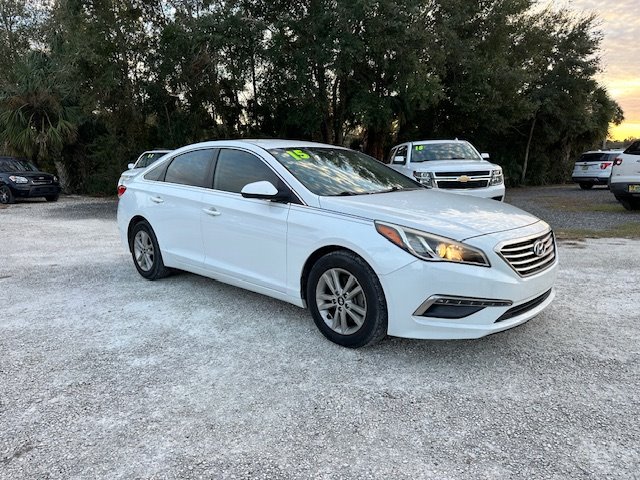 2015 Hyundai Sonata SE photo 2