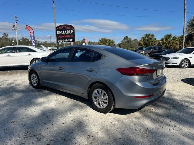 2017 Hyundai Elantra SE photo 4